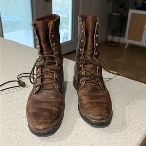 Vibram Men's Distressed Brown Leather Boots